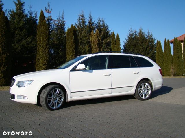 Skoda Superb 2012 photo 3