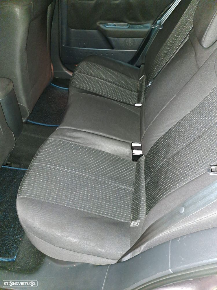 Renault Mégane 1.4 Confort Authentique - 11