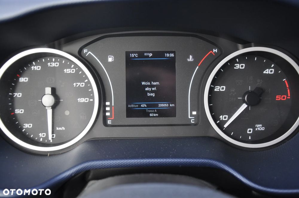 Iveco DAILY 156 KM AUTOMAT CHŁODNIA IZOTERMA KRAJOWE BEZWYPADKOWE - 35