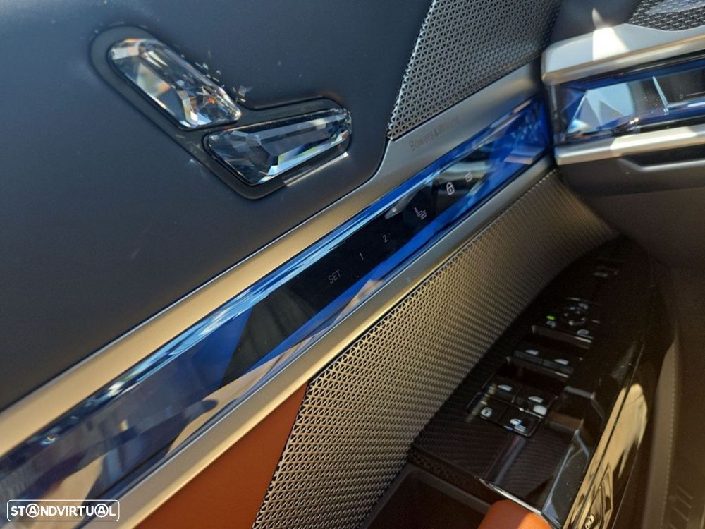 BMW i7 eDrive50 Pack Desportivo M - 21