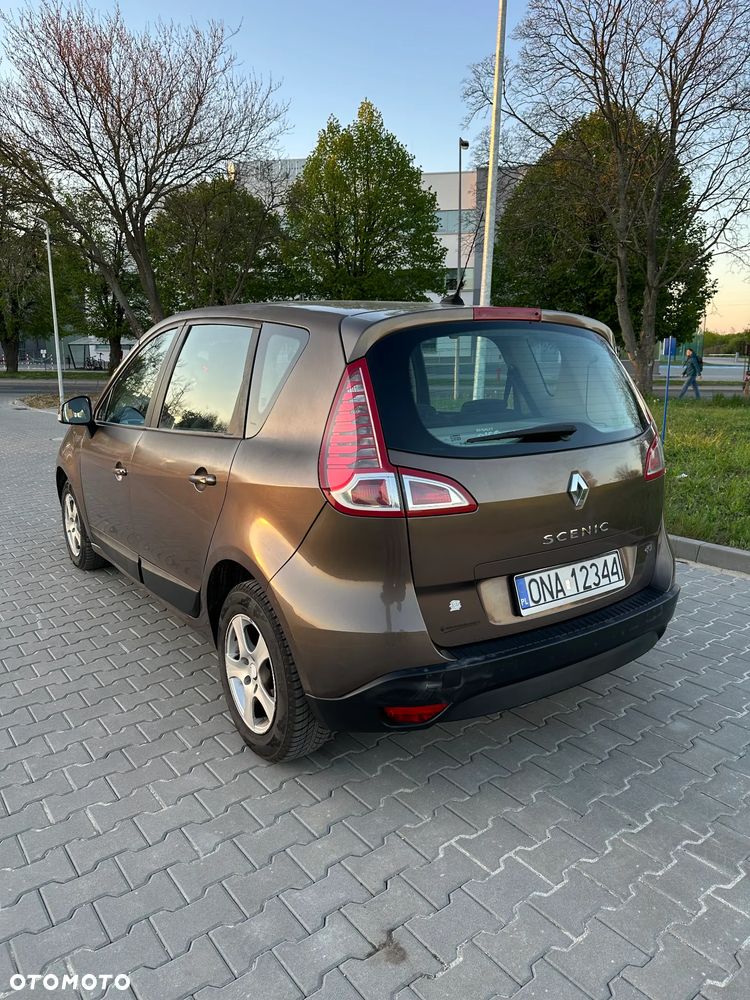 Renault Scenic 1.5 dCi Emotion - 5