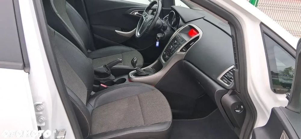 Opel Astra 1.4 Turbo Innovation - 11