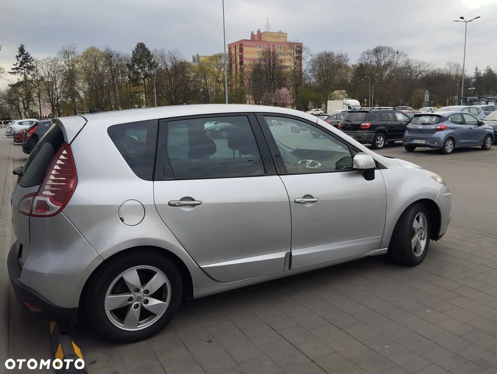 Renault Scenic 1.6 16V 110 TomTom Edition - 4