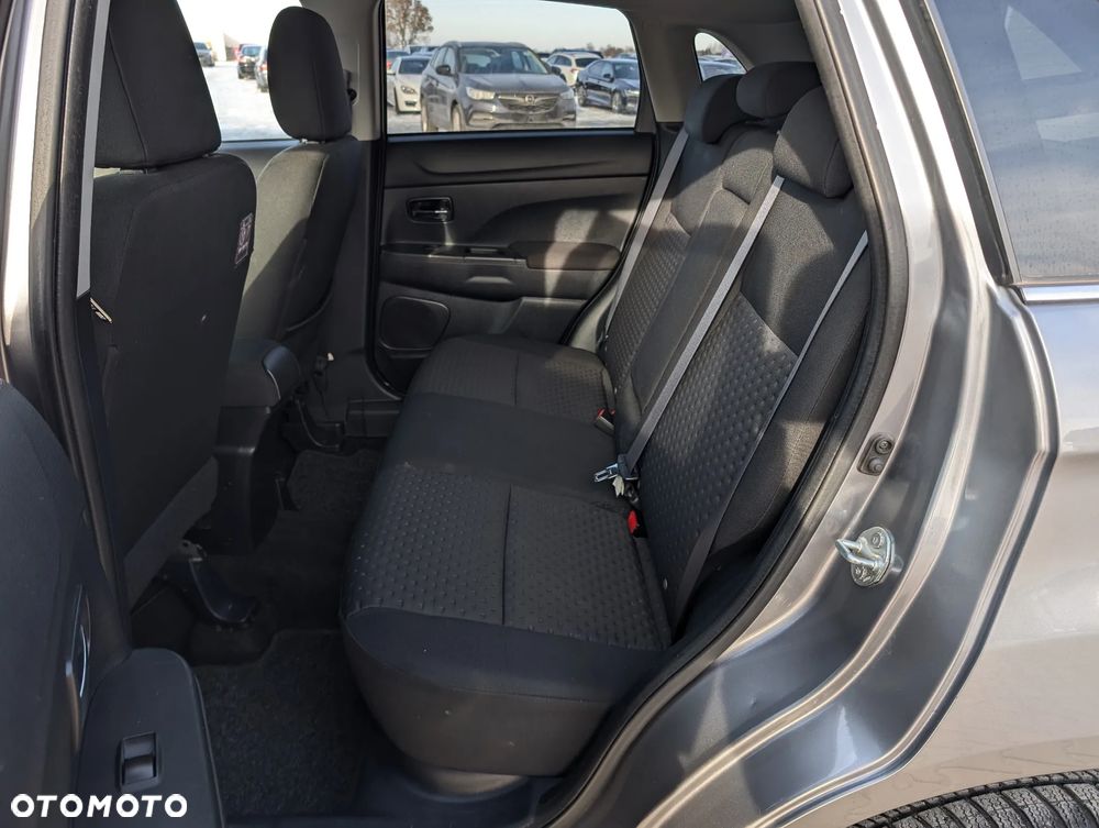 Mitsubishi ASX 1.8 DI-D 2WD Instyle - 36