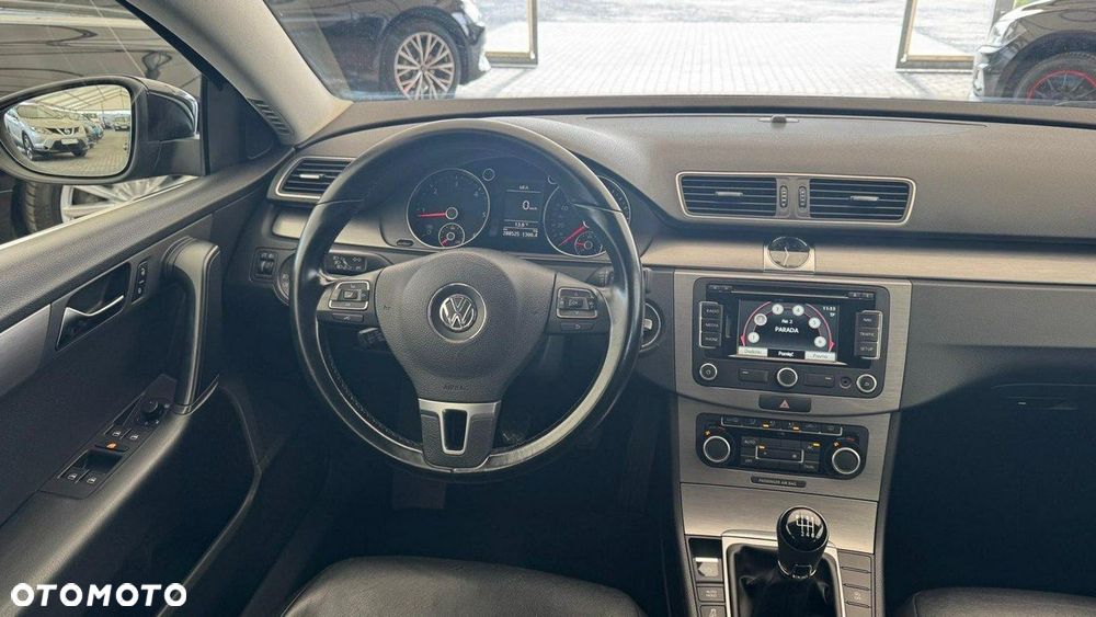 Volkswagen Passat - 18