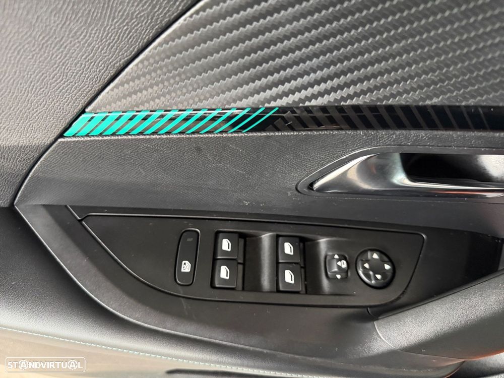 Peugeot 2008 1.2 PureTech Allure Pack - 11