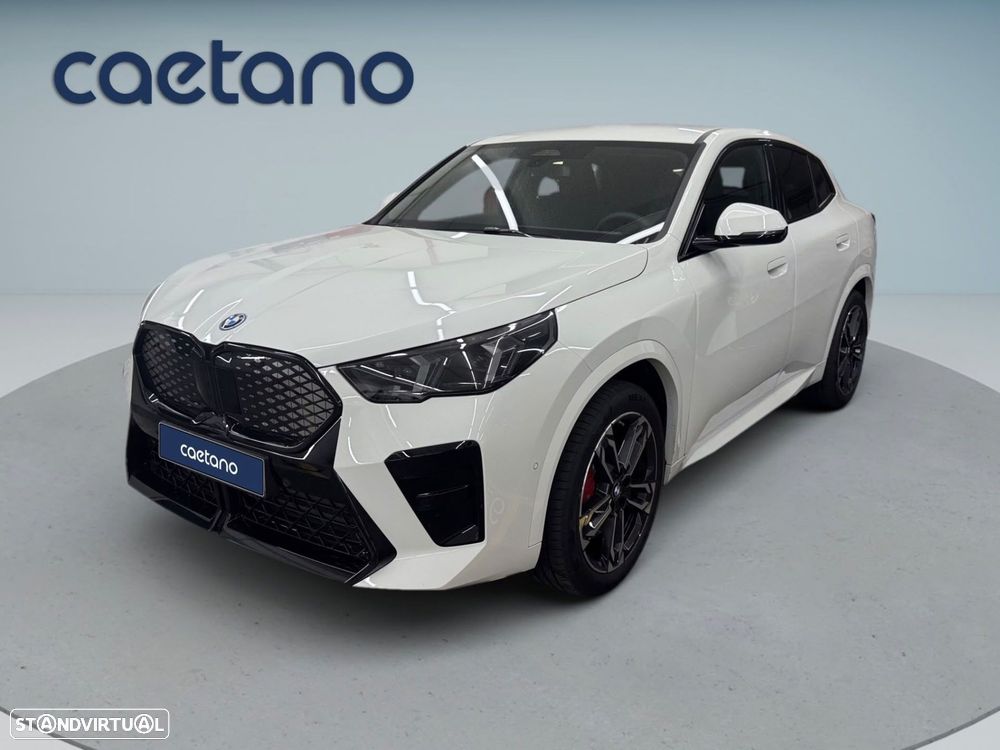 BMW iX2 eDrive20 Pack Desportivo M Pro - 1