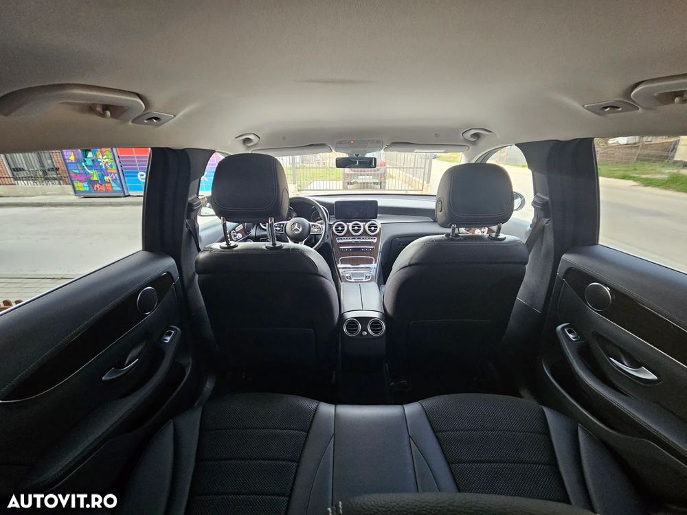 Mercedes-Benz GLC 300 e 4MATIC - 17