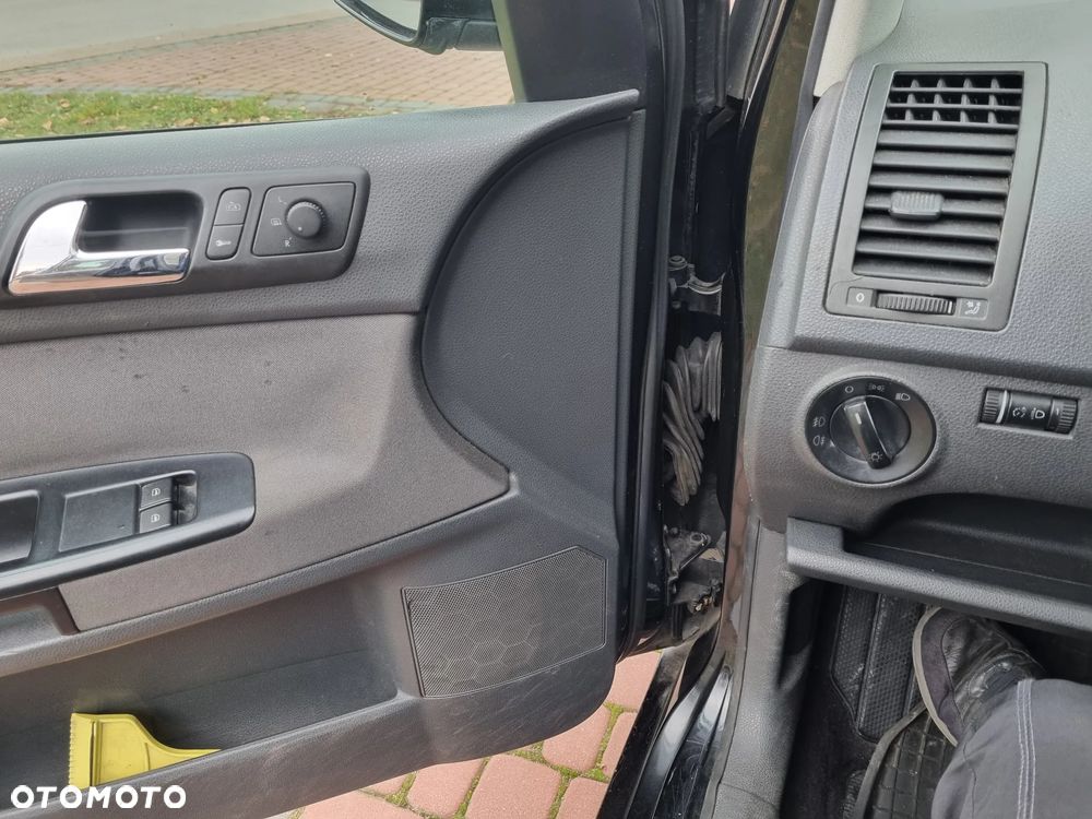 Volkswagen Polo 1.4 16V Trendline - 7