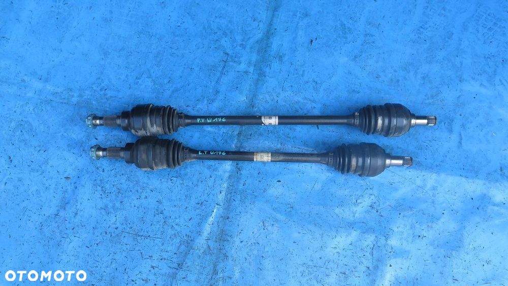 Półoś Tył Tylna Lewa lub Prawa MERCEDES AMG CLA W176 4-MATIC A2463500610