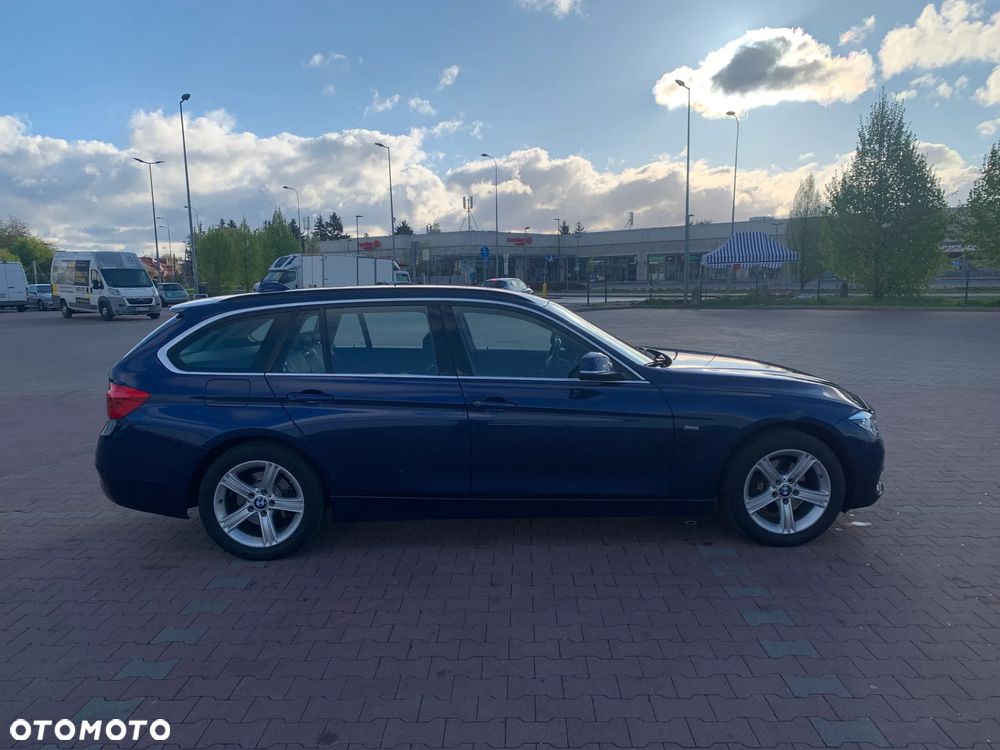 BMW Seria 3 320i xDrive Sport Line - 4
