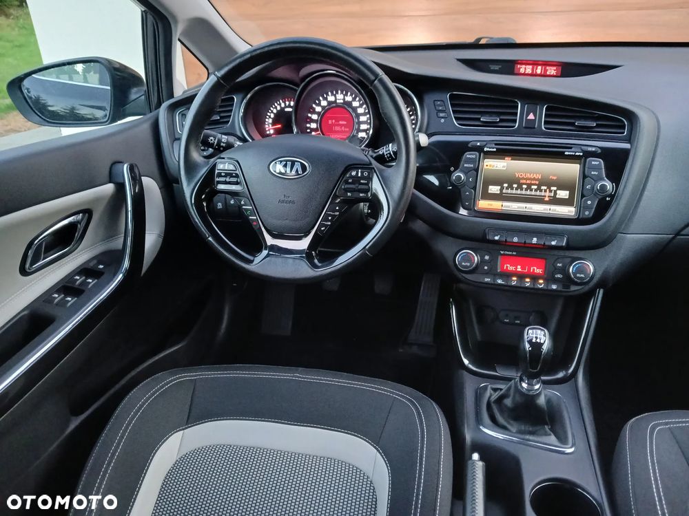 Kia Ceed 1.6 GDI Platinum Edition - 21
