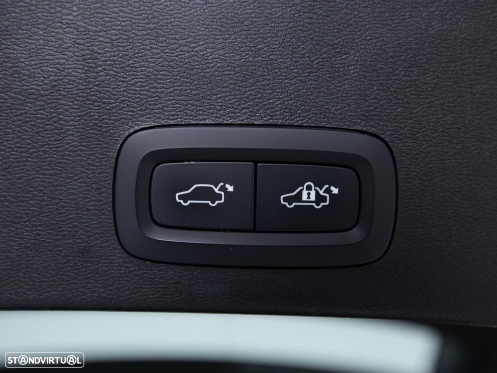 Volvo XC 40 1.5 T5 PHEV Inscription - 14