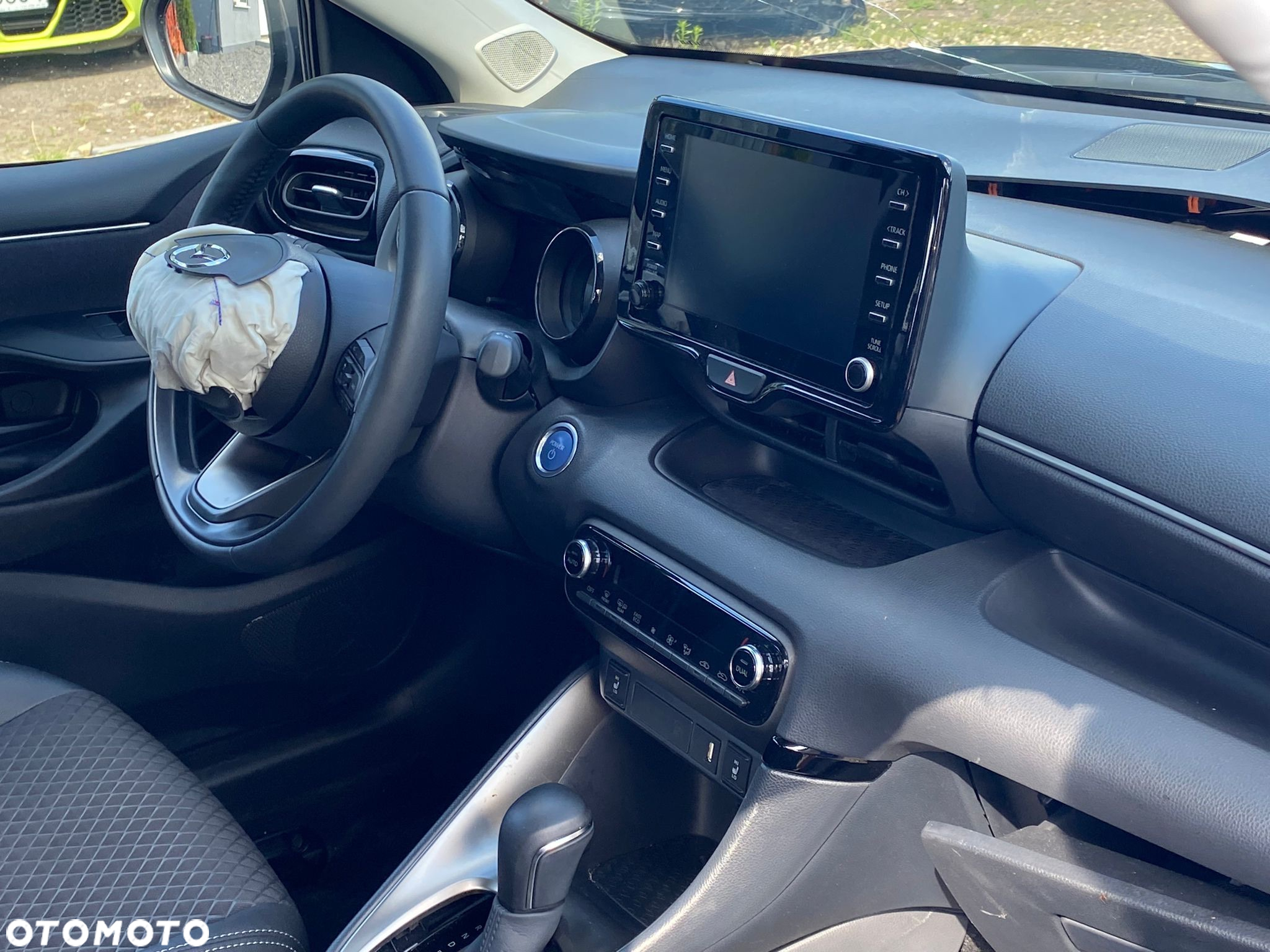 Mazda 2 Hybrid - 20