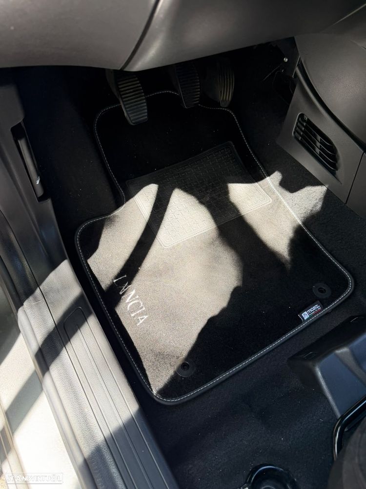 Lancia Ypsilon 1.3 M-jet S&S Platinum - 17
