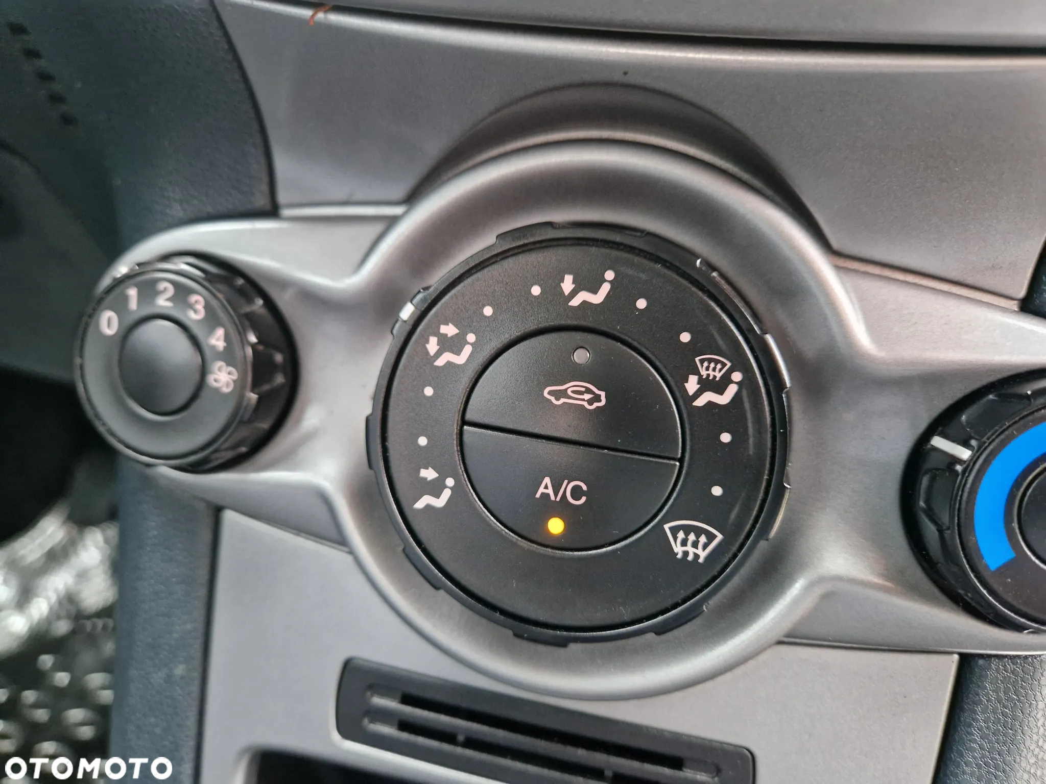 Ford Fiesta 1.25 Celebration - 17
