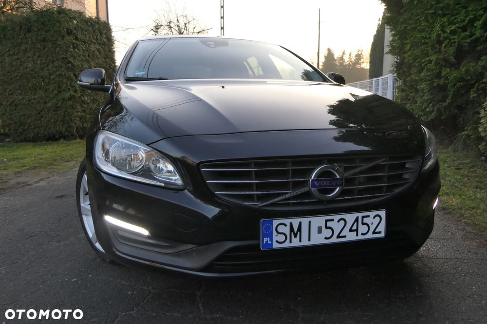 Volvo V60 D2 Drive-E Momentum - 13