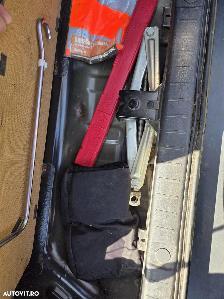 Suzuki Jimny 1.5 DDiS Club - 10