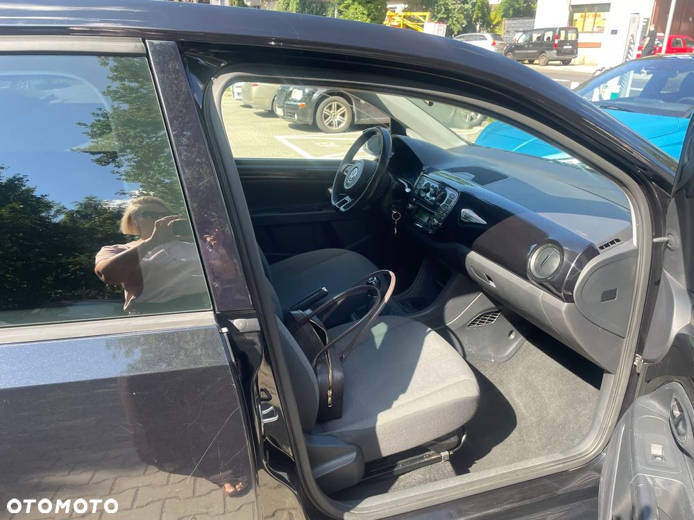 Volkswagen up! 1.0 move - 8