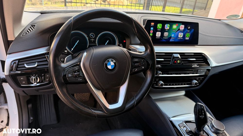 BMW Seria 5 520d AT - 17