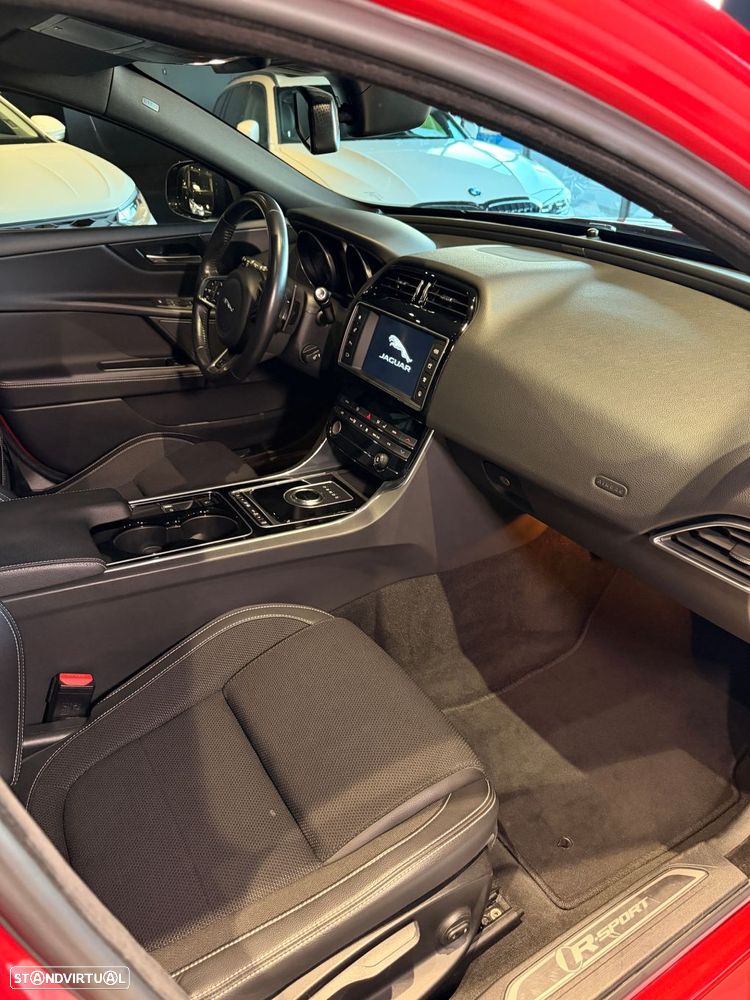 Jaguar XE 2.0 D R-Sport Aut. - 32