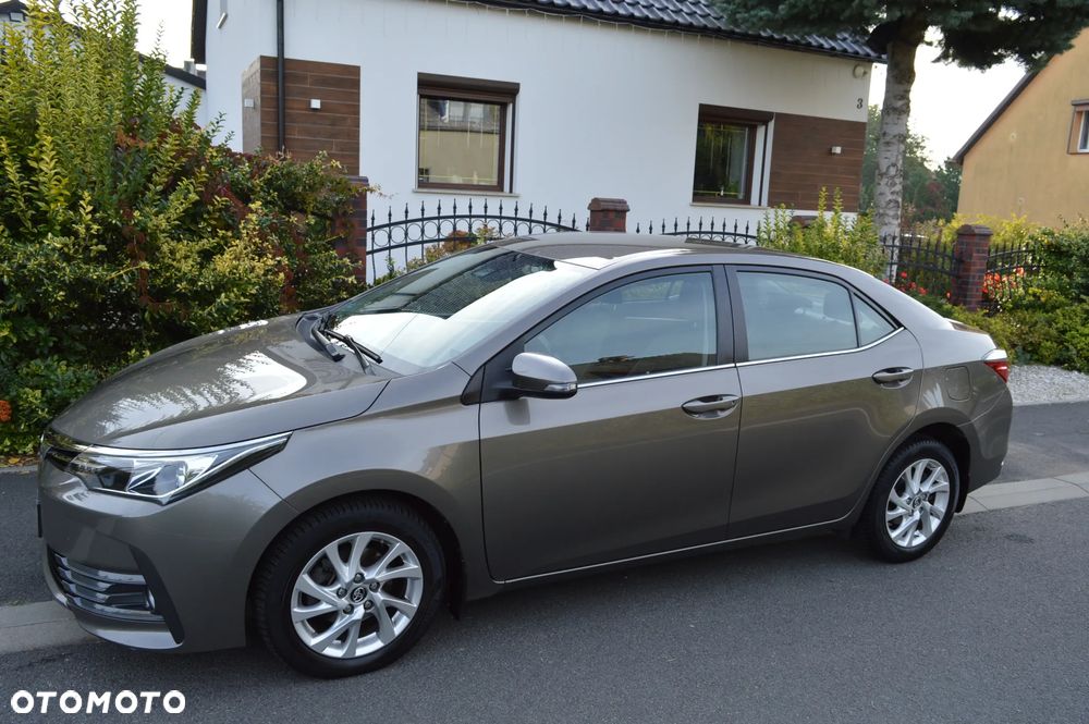 Toyota Corolla 1.6 Comfort - 13