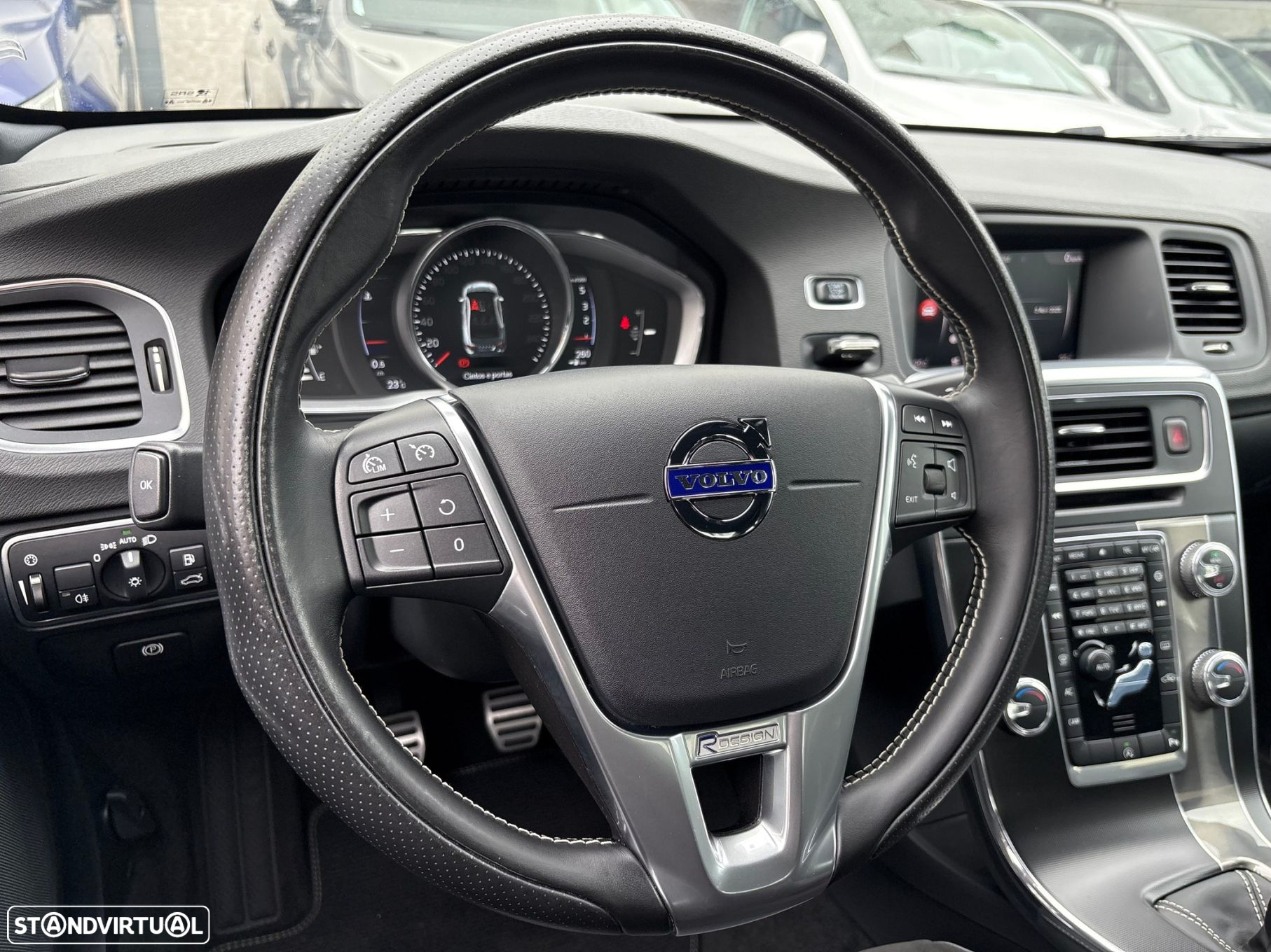 Volvo S60 2.0 D2 R-Design Momentum - 8