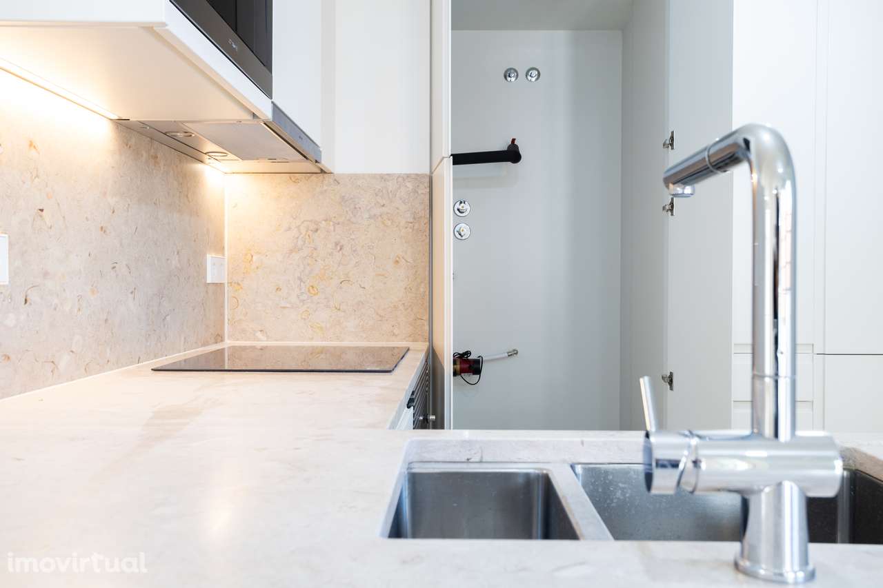 APARTAMENTO T2 DE LUXO, A 3 MINUTOS DA AV. DA LIBERDADE - Grande imagem: 3/33