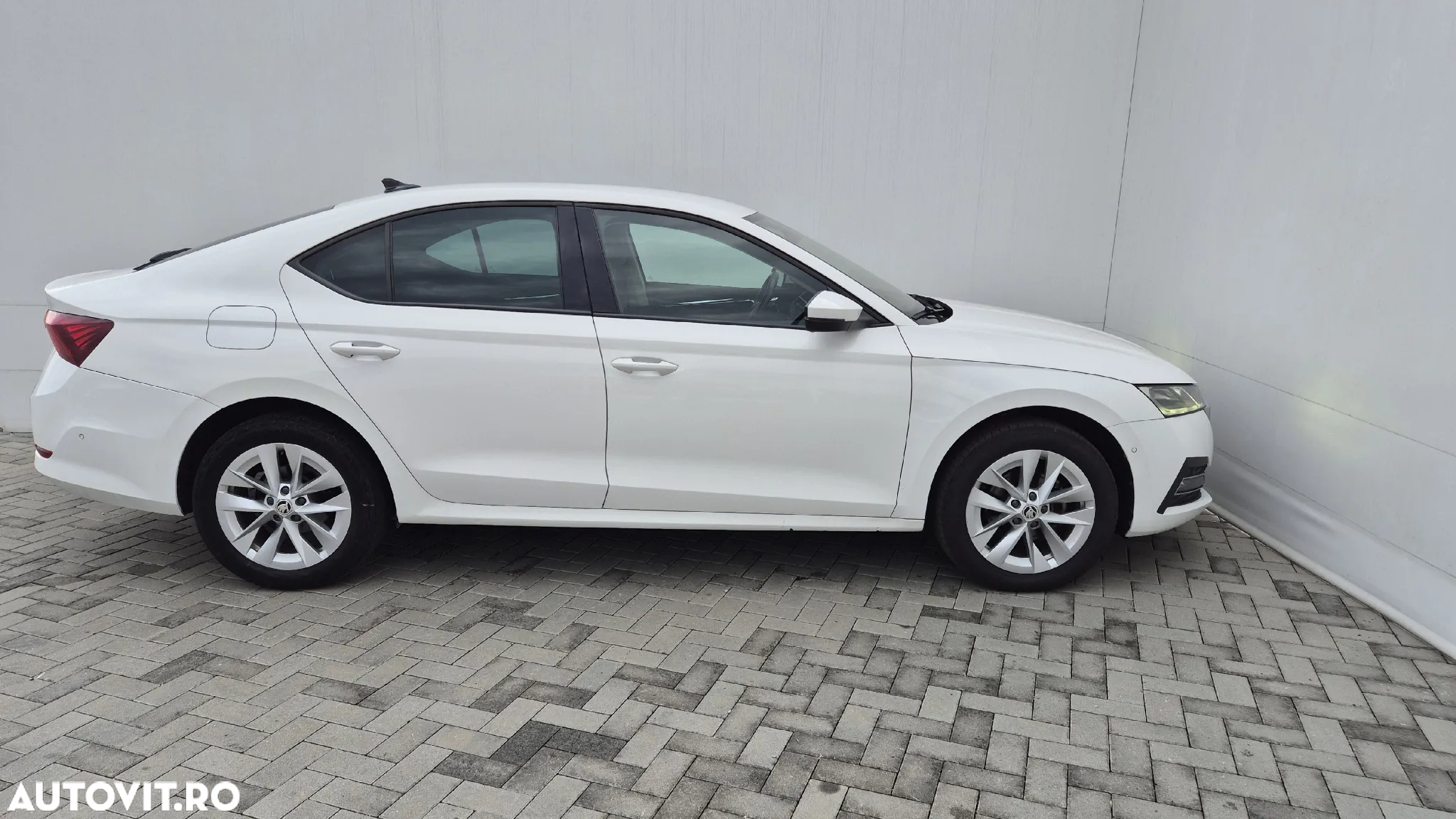 Skoda Octavia 2.0 TDI DSG Style - 6