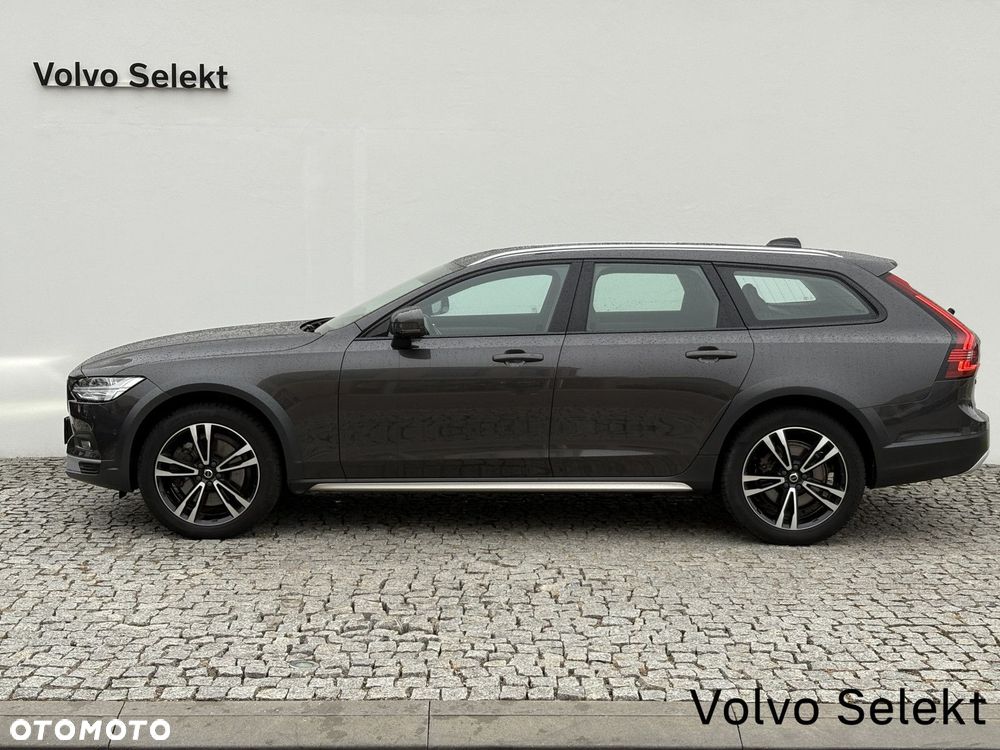 Volvo V90 Cross Country - 4