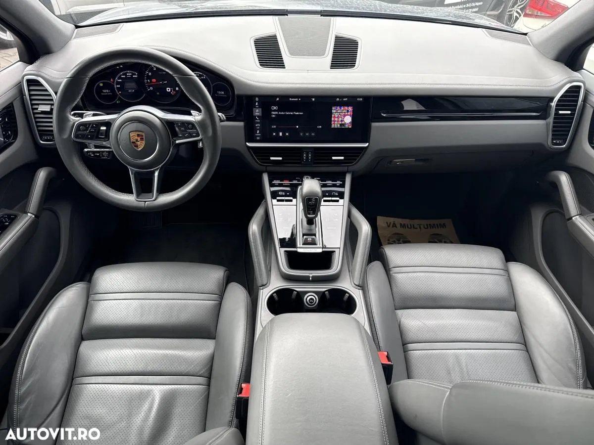 Porsche Cayenne Standard - 24