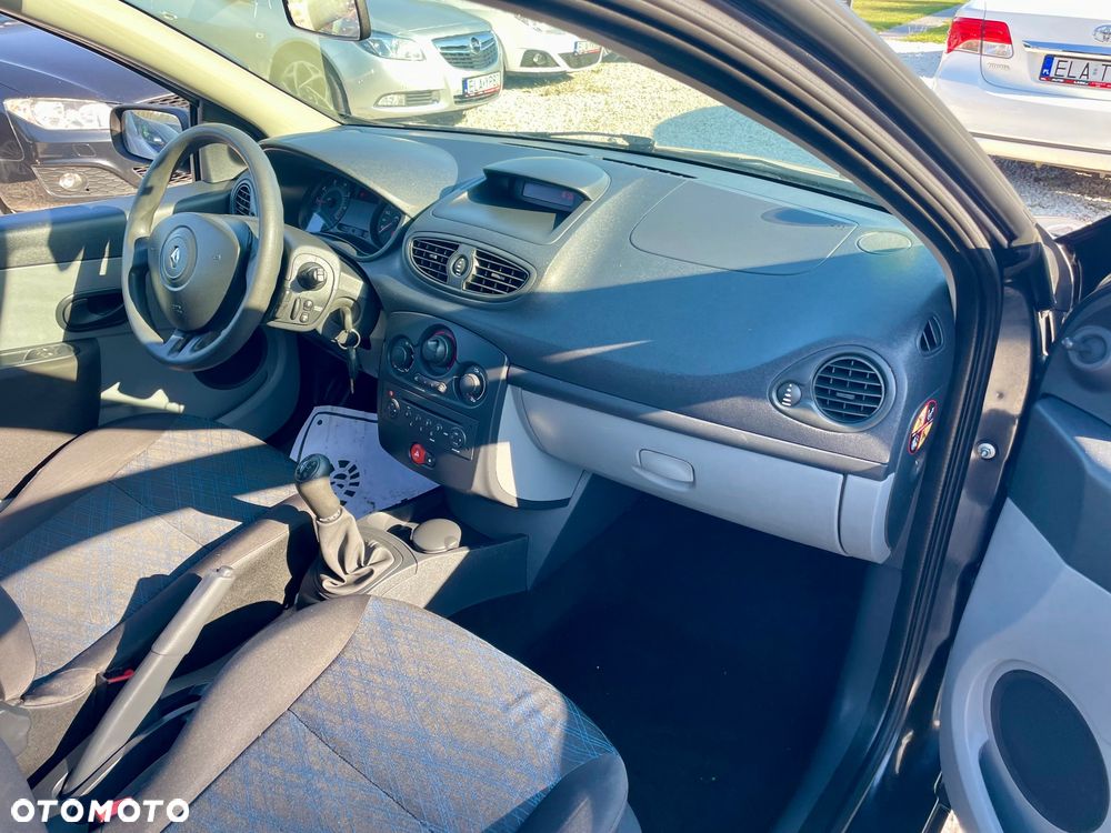 Renault Clio 1.2 16V Authentique - 32