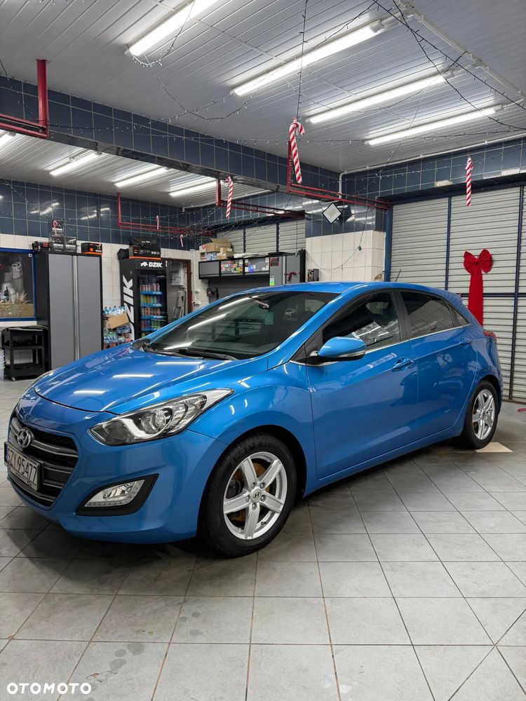 Hyundai i30 blue 1.6 GDI Passion - 1
