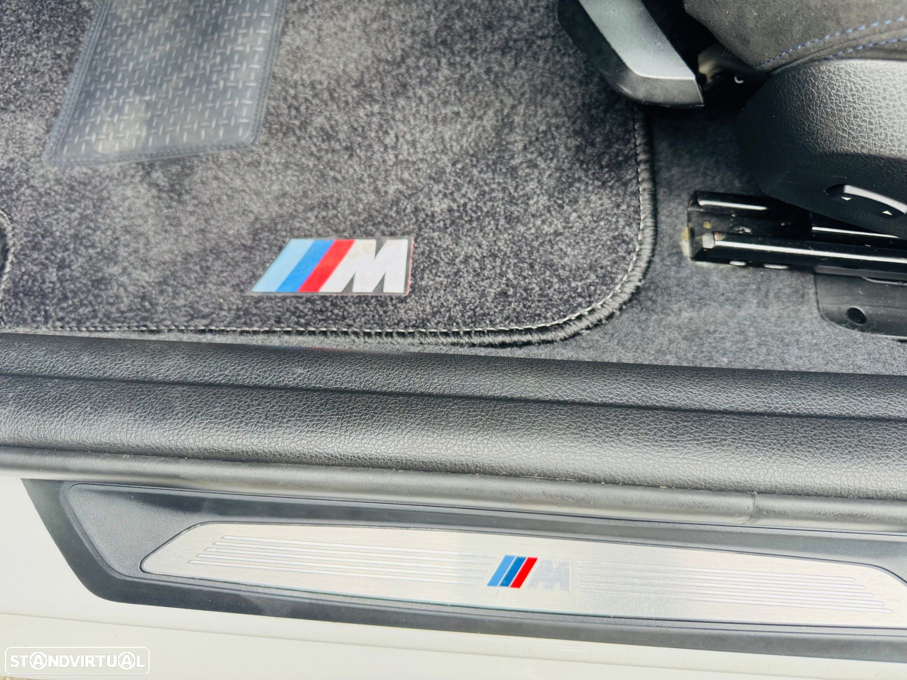 BMW 118 d Pack M - 17