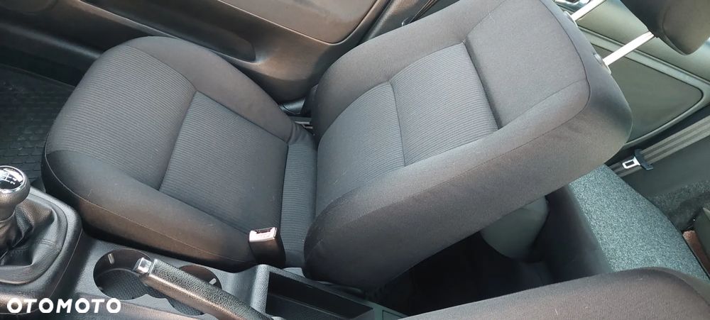 Volkswagen Passat - 13