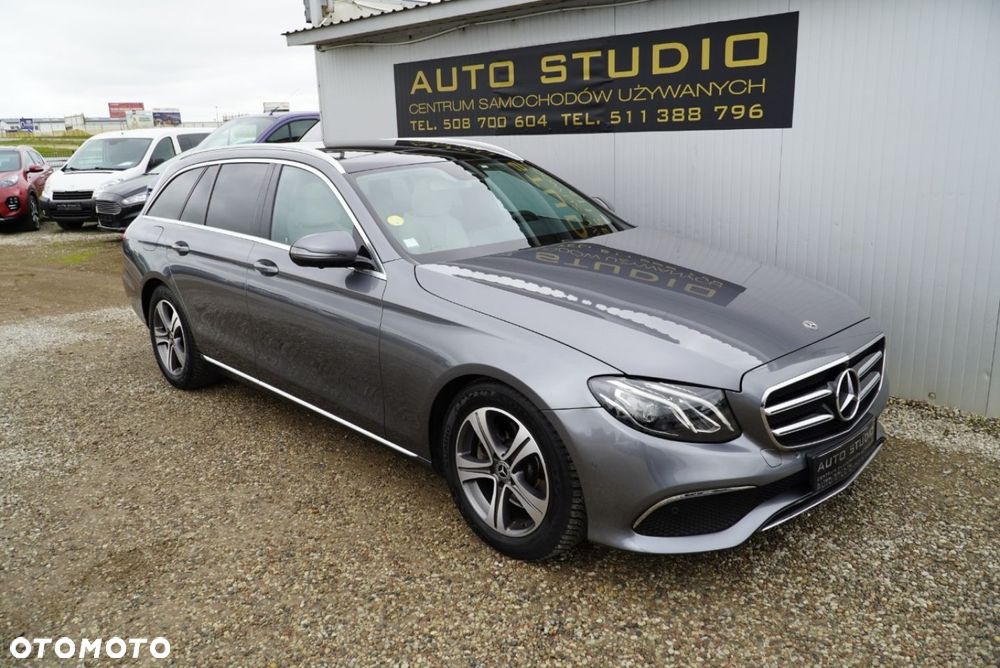 Mercedes-Benz Klasa E 220 d 4Matic 9G-TRONIC Exclusive - 39