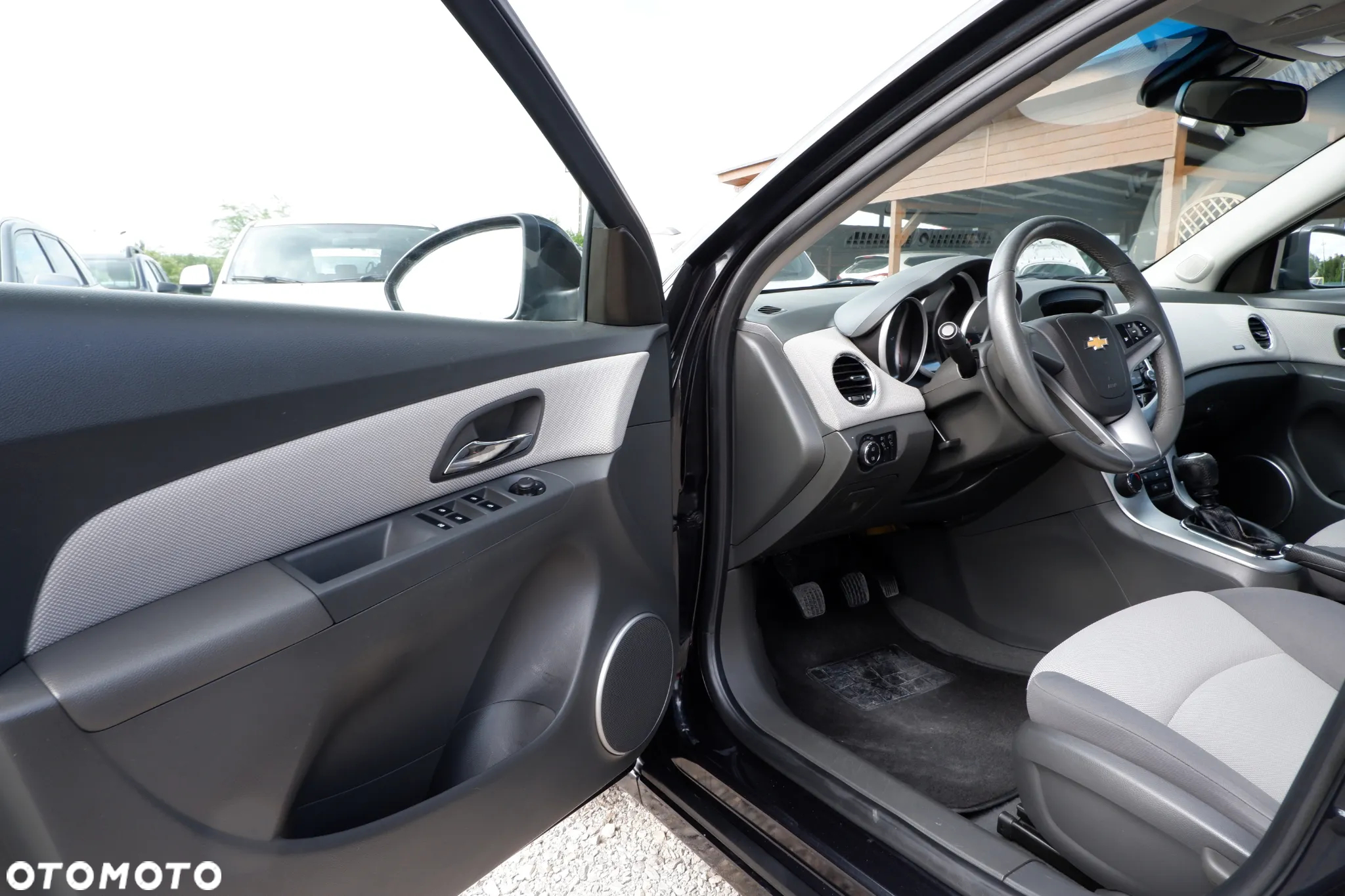 Chevrolet Cruze 1.6 LS - 25