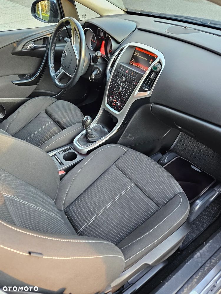 Opel Astra 2.0 CDTI Cosmo - 9