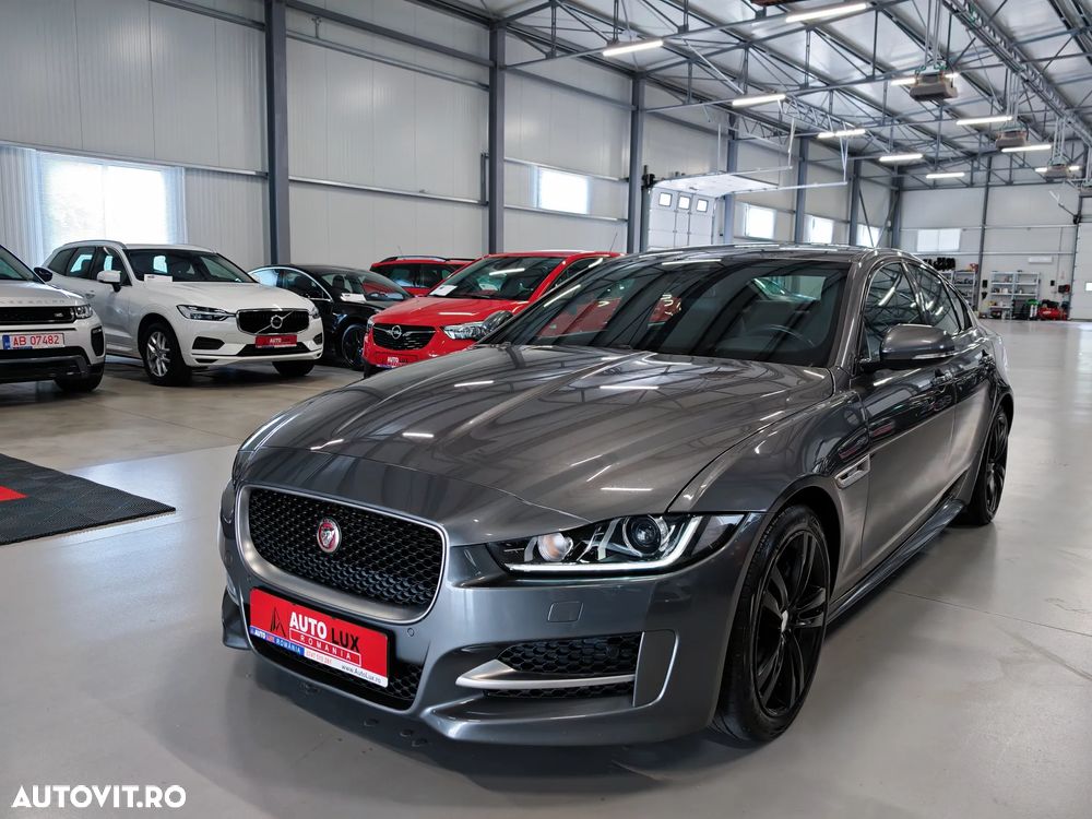 Jaguar XE 2.0 R-Sport - 1