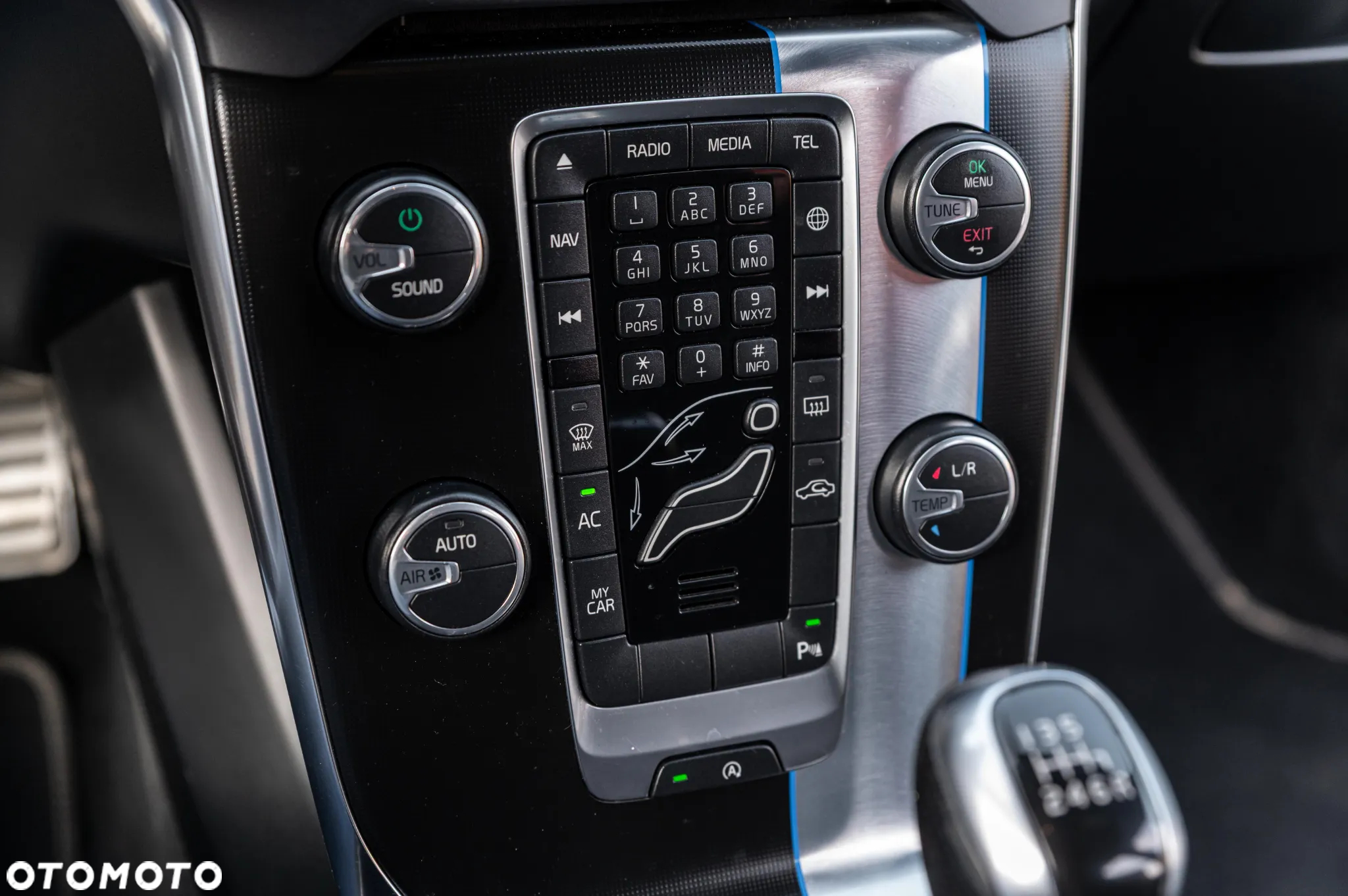 Volvo V40 D4 Drive-E R-Design Momentum - 38