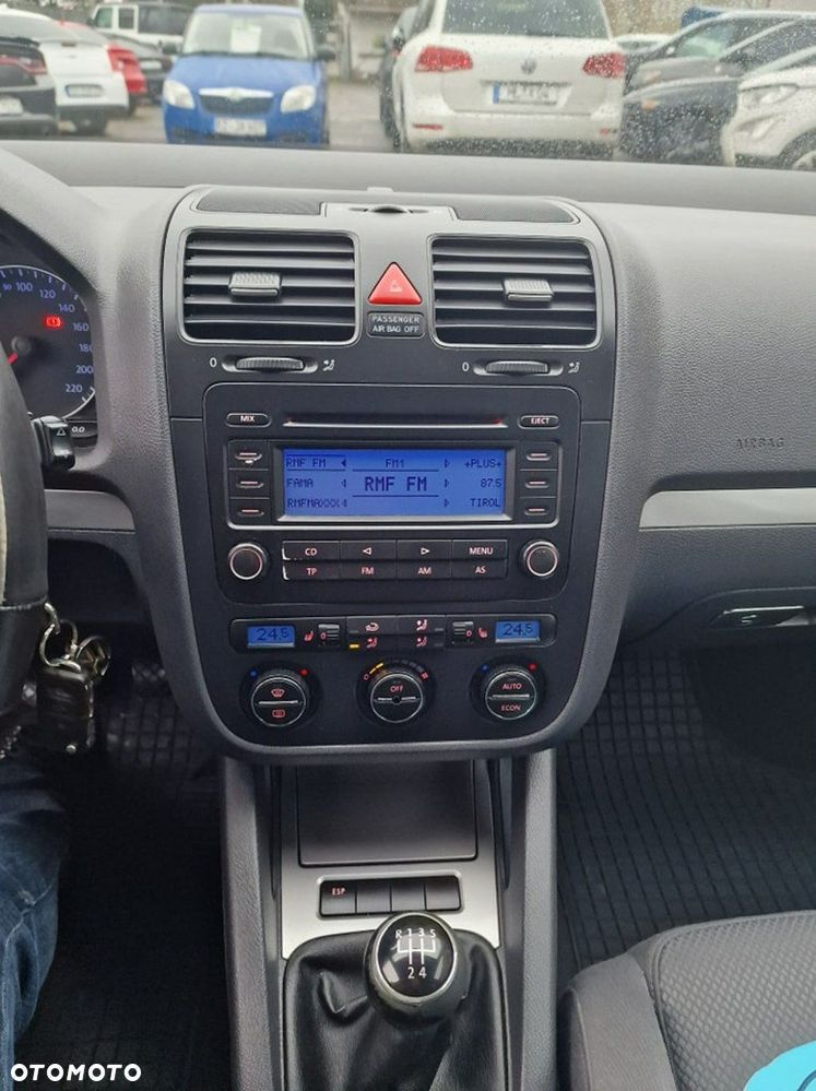 Volkswagen Golf V 1.4 FSI Comfortline - 15