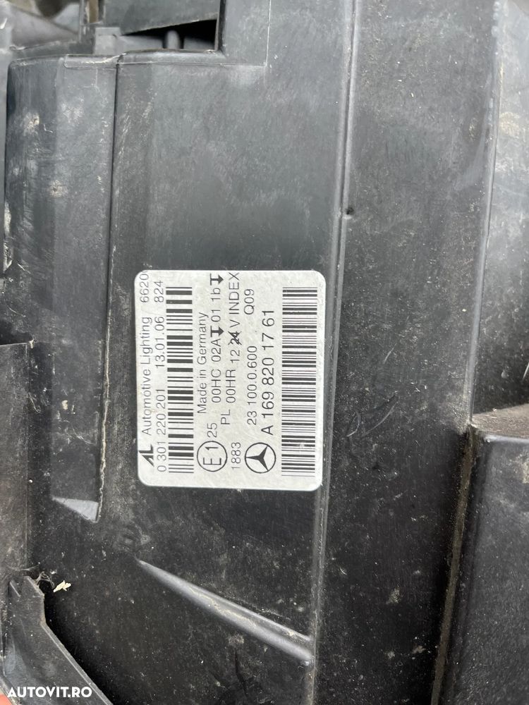 Far stanga/Far dreapta halogen Mercedes Benz B Class W245 2007 - 8