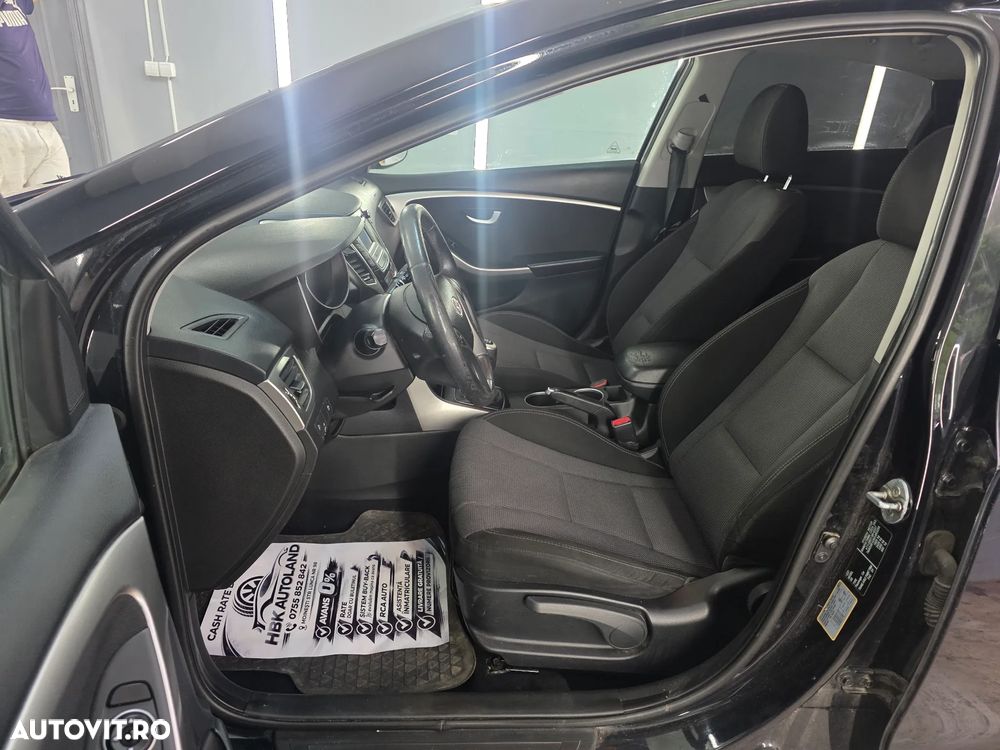Hyundai i30 1.6 CRDI Highway - 12