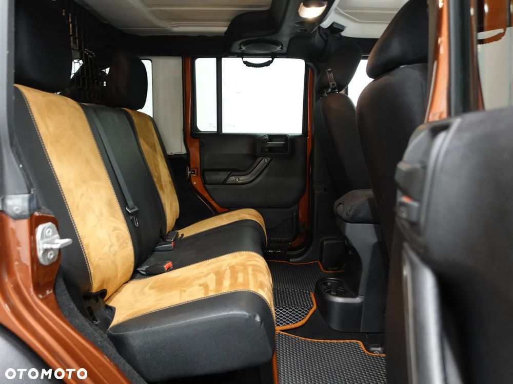 Jeep Wrangler - 24