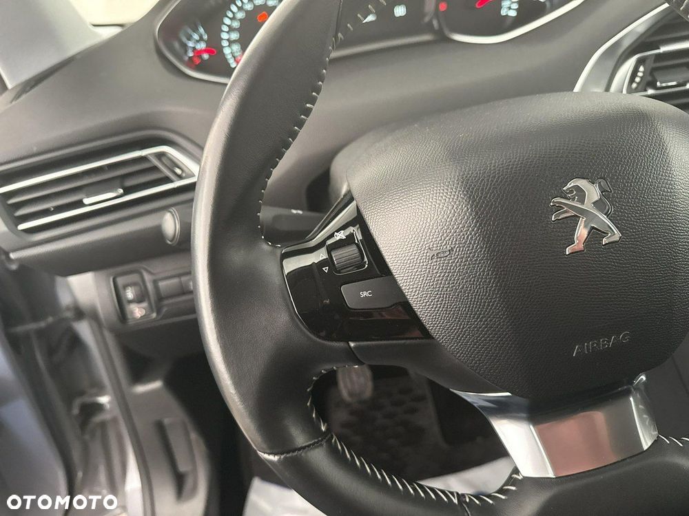 Peugeot 308 - 25