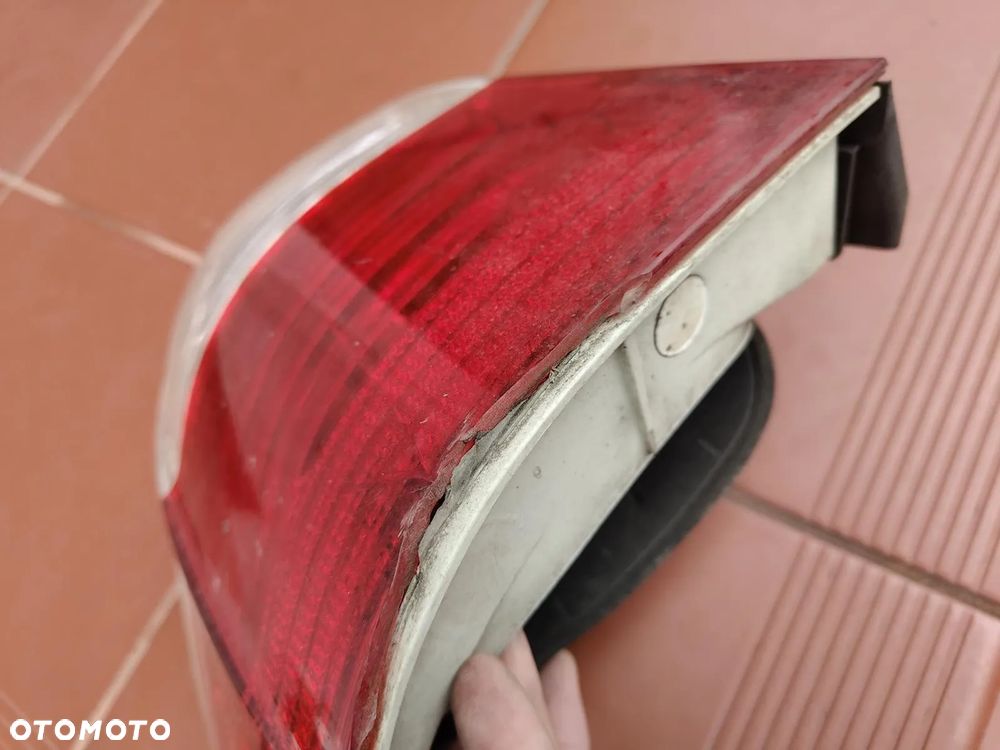 BMW E61 Lift Lci 5 kombi Lampa Tylna W Błotnik Lewa Polift Uszkodzona - 4