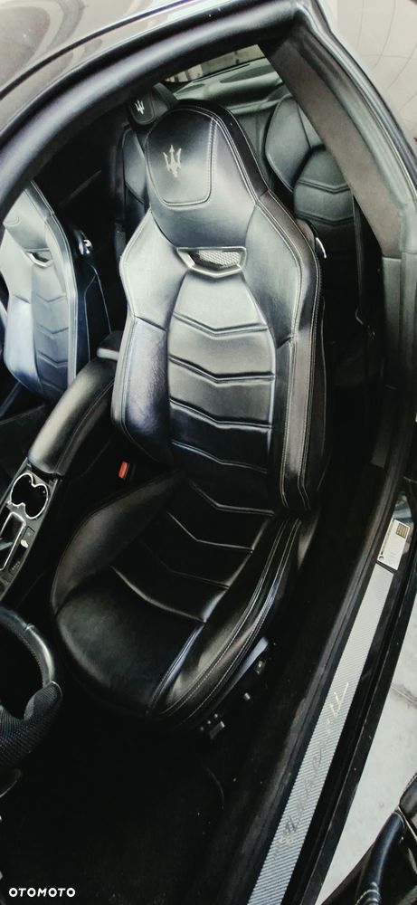 Maserati gran turismo maska pokrywa silnika - 11