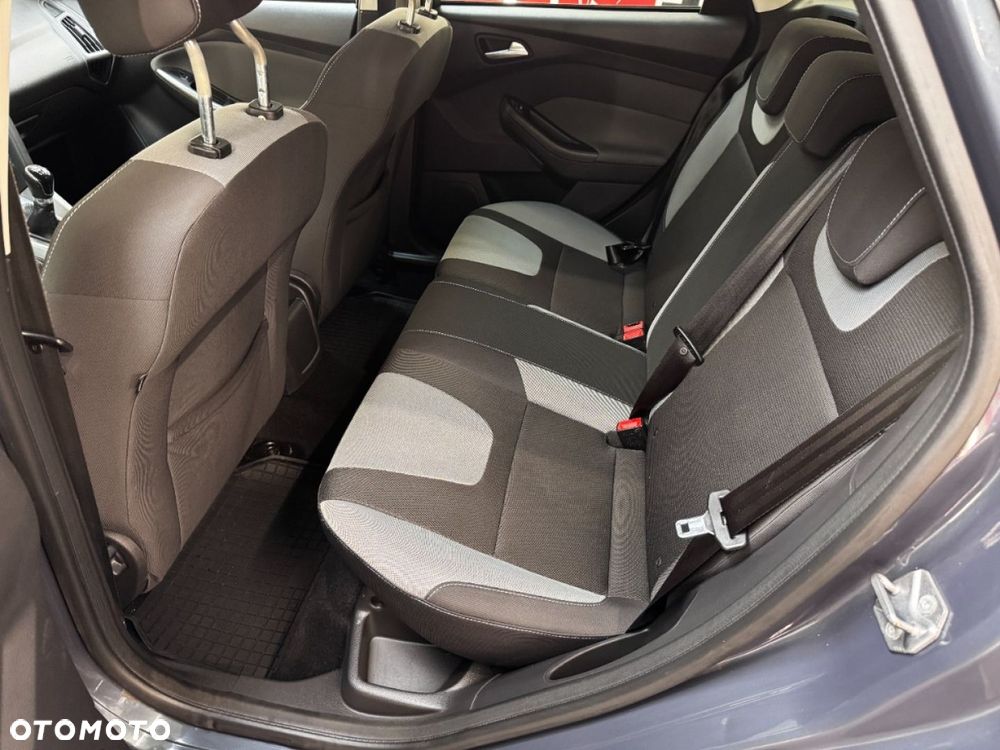 Ford Focus - 25
