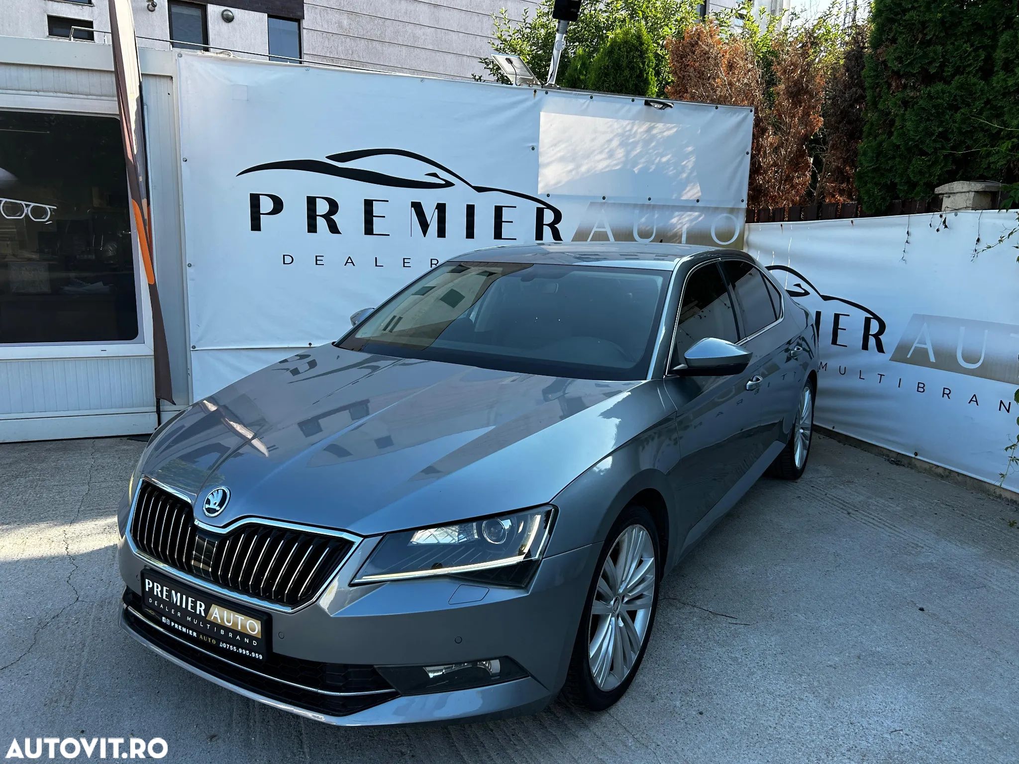 Skoda Superb 2.0 TDI DSG 4X4 Sportline - 1