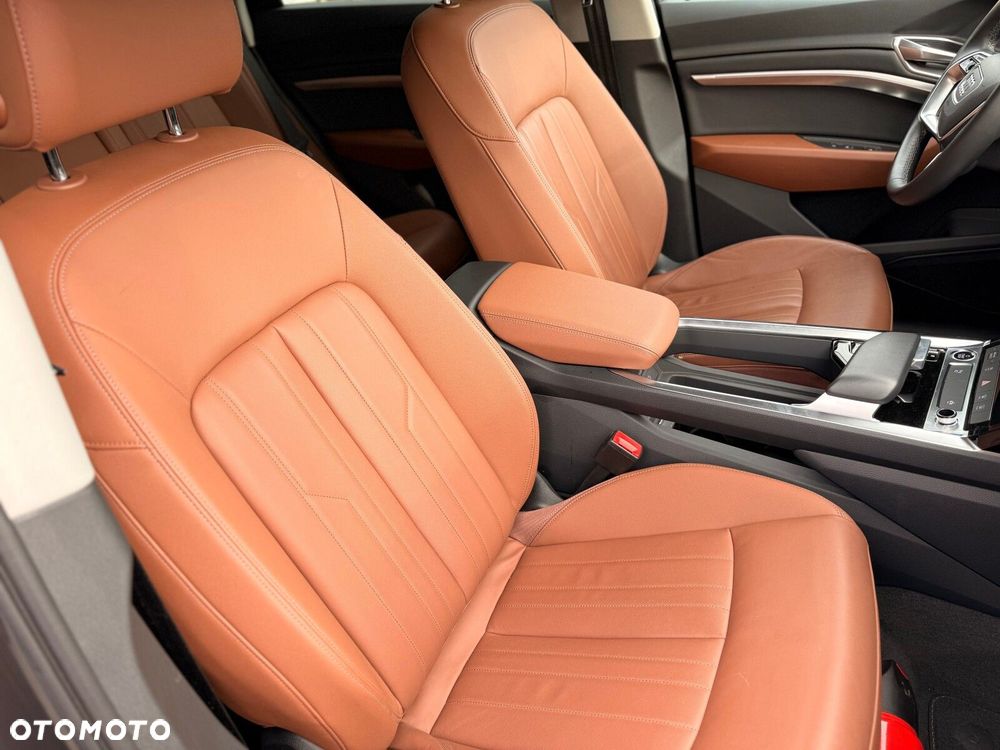 Audi Q8 Sportback e-tron - 25